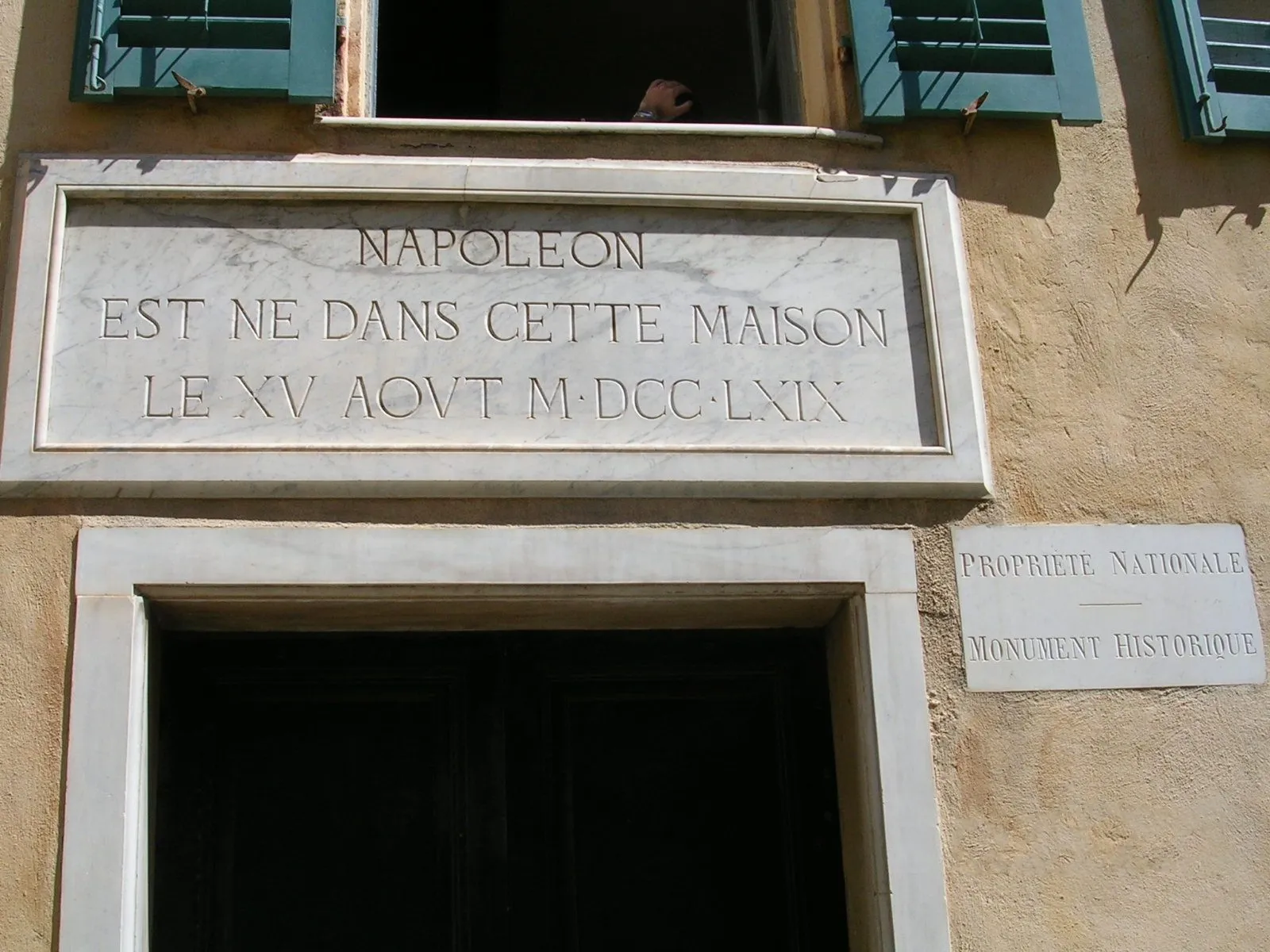 Marmortafel am Geburtshaus Napoleons, der Maison Bonaparte in der Altstadt von Ajaccio